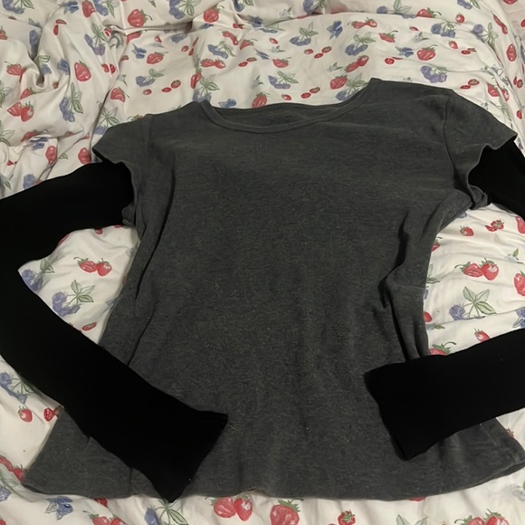 Brandy Melville Tops - brandy long sleeve